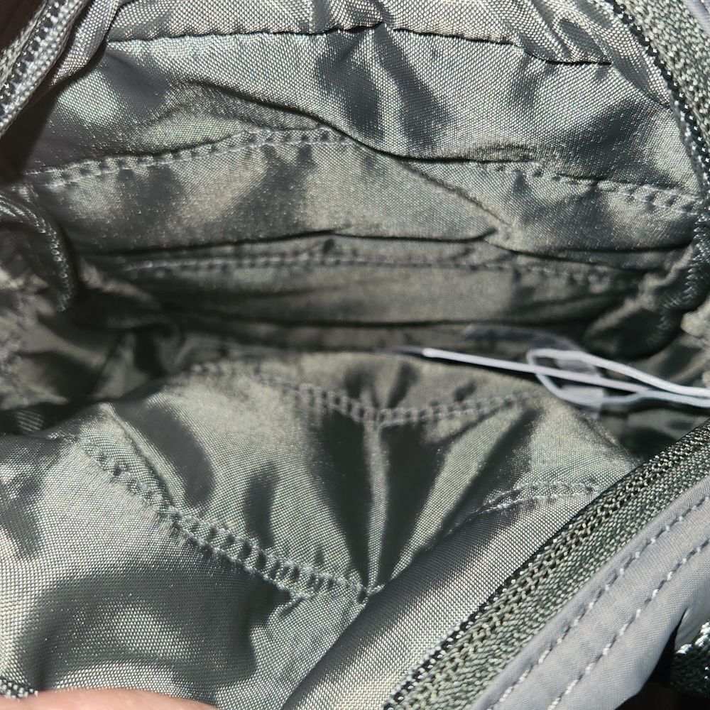 Gymshark Premium Lifestyle Cross Body Bag NWT - Picture 7 of 8